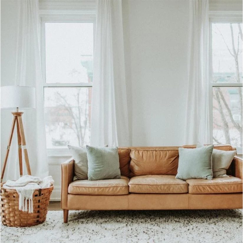 When it comes to the fast paced and competitive real estate market of Los Angeles, online presence for your property is CRITICAL. The best method to attract potential buyers and secure a successful sale is by showing a home that is professionally staged and professionally photographed. Here’s why.